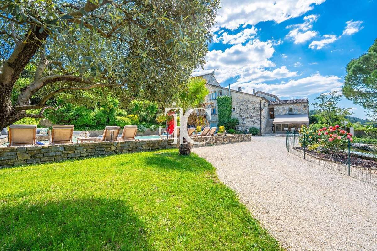 L'ame d'une bastide, le confort moderne  390 m² habitables, jardin de 3 000 m² - photo 13