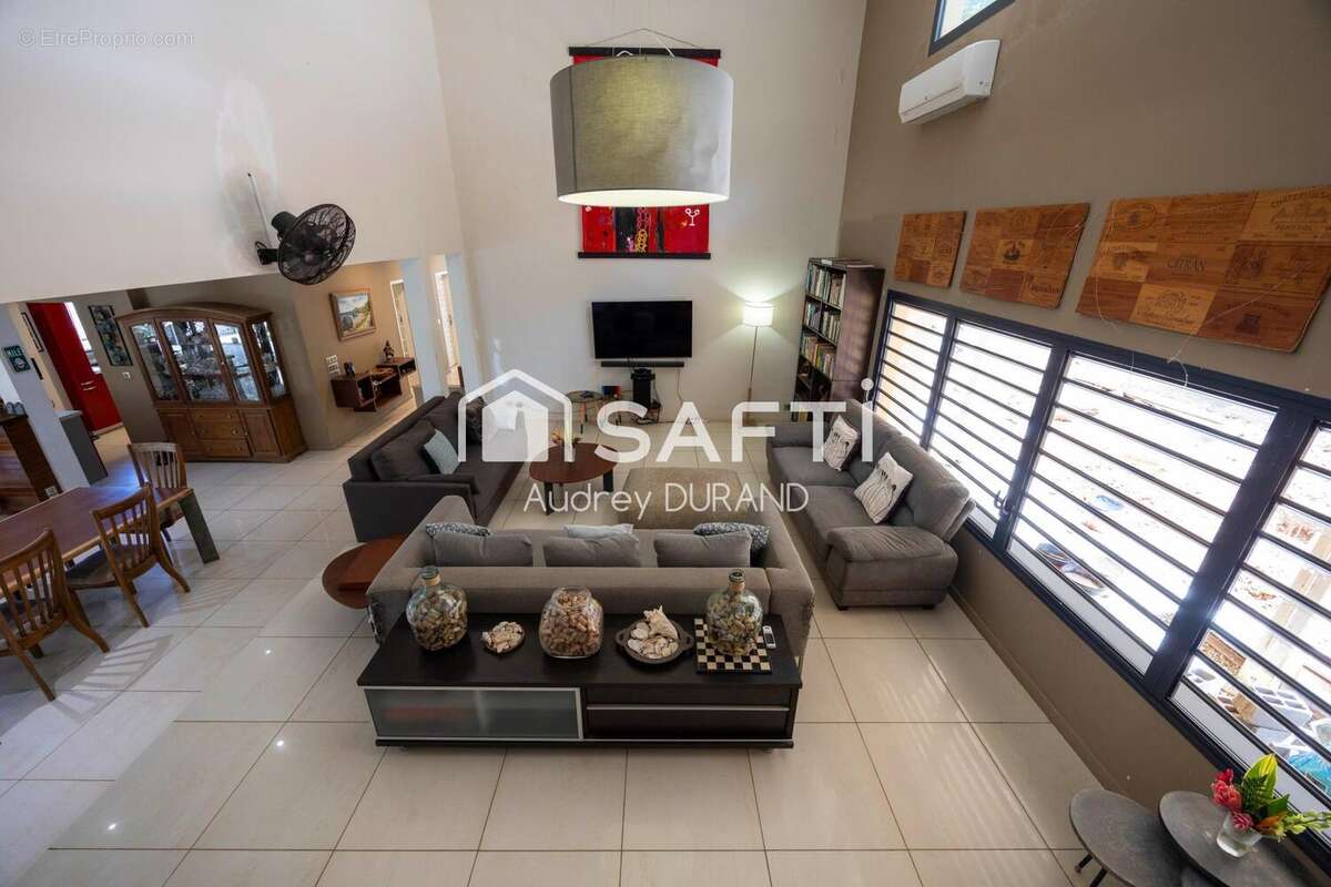 Photo 4 - Maison à REMIRE-MONTJOLY