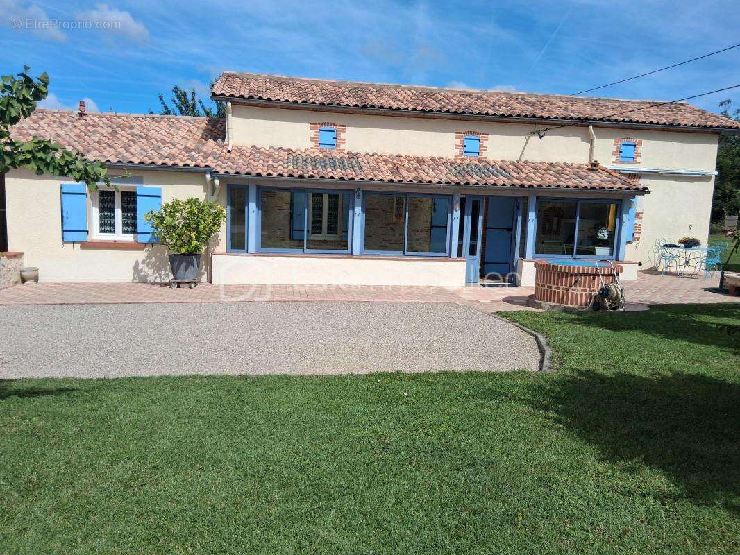 Coup de Coeur Maison de plain-pied avec dépendances sur un parc arboré de 3 937 m² - photo 2