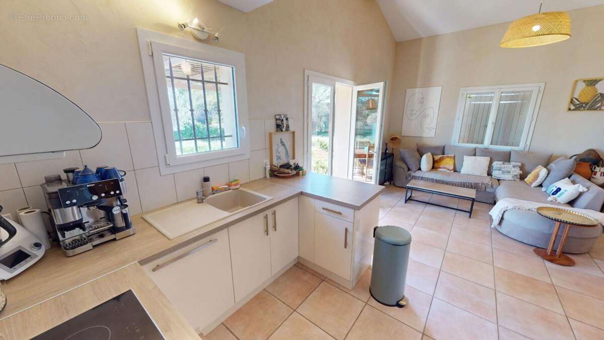 Maison à LE MUY