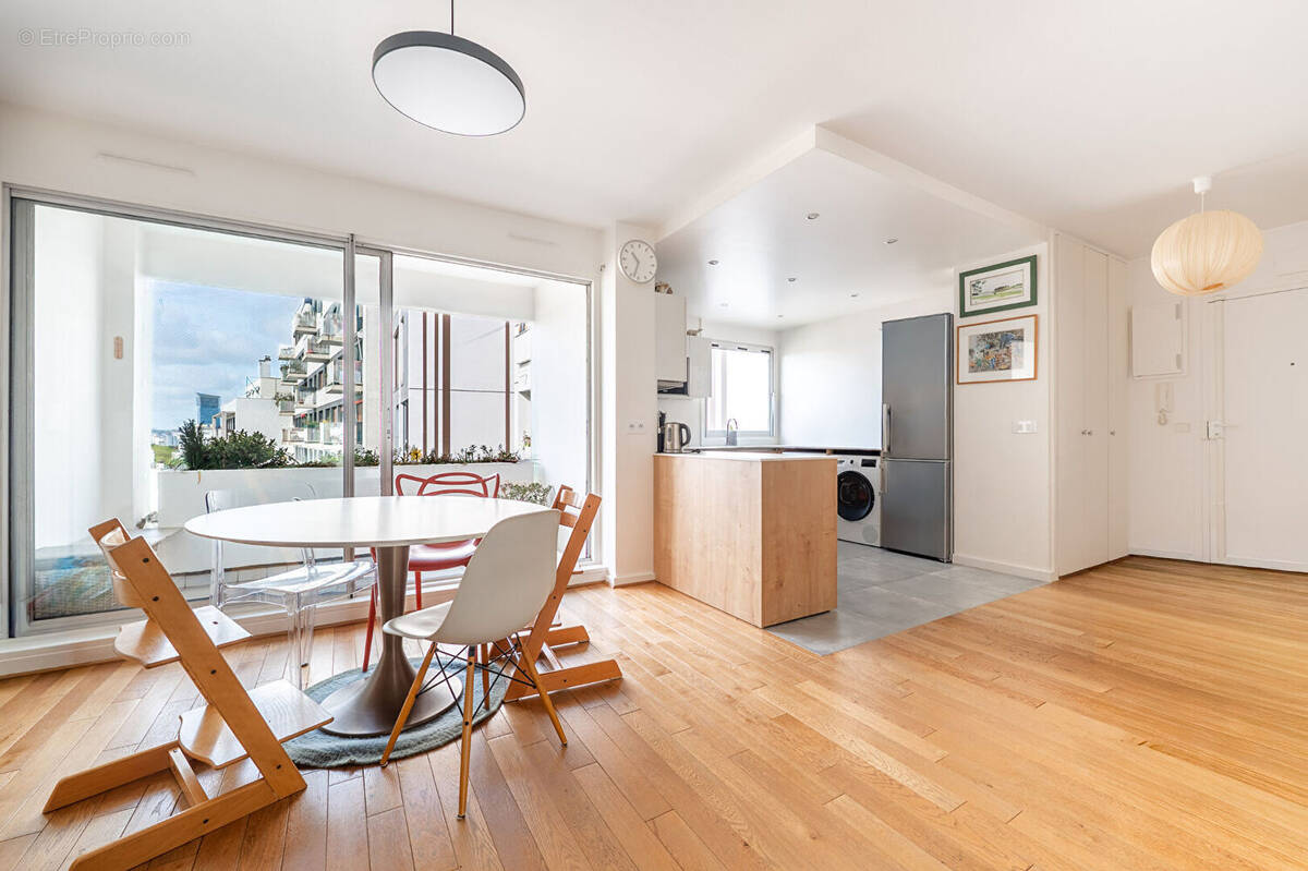 Appartement à PARIS-12E