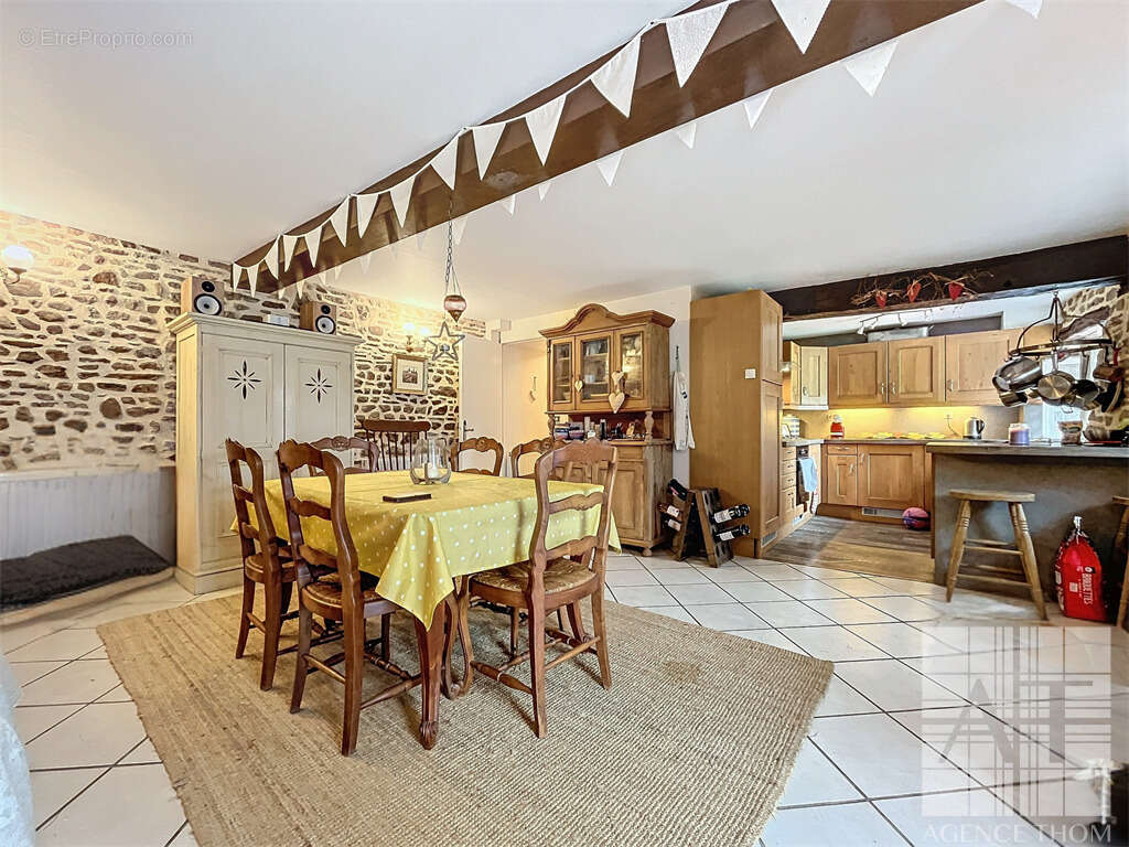 Maison à COUESMES-VAUCE