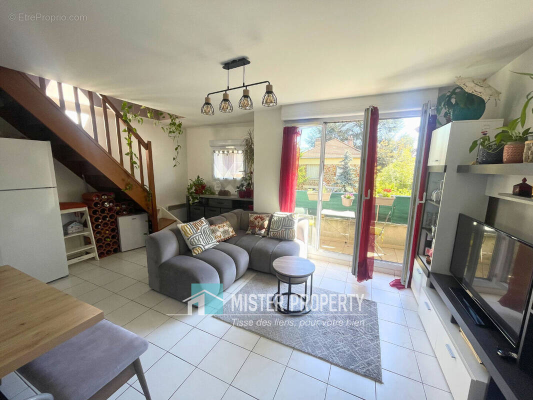 Appartement à SARTROUVILLE