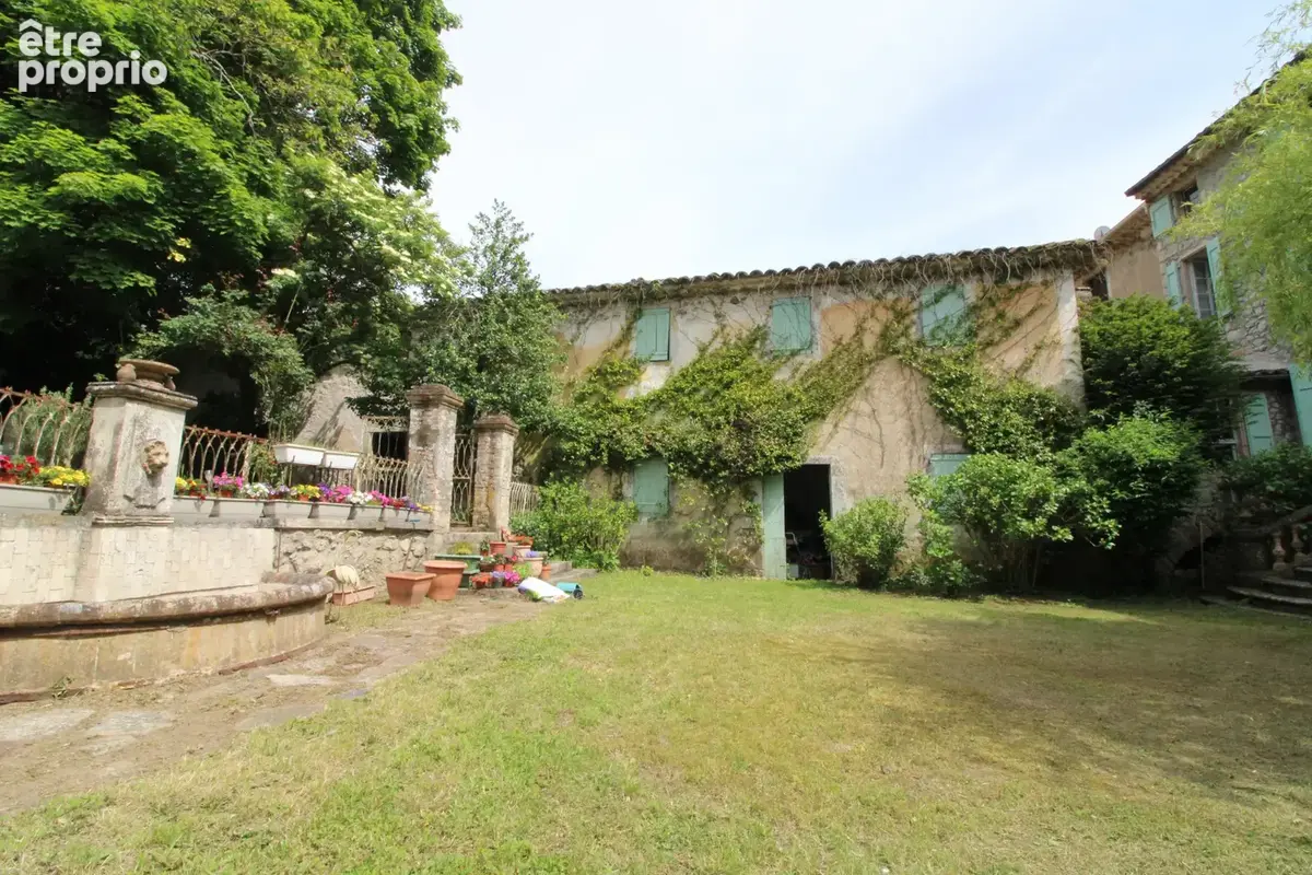 Maison de maitre 464 m2 + 150 m2 caves et garage.. - photo 19