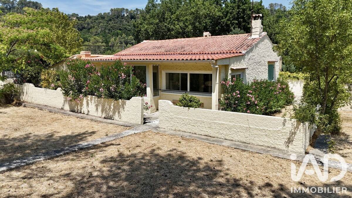 Photo 1 - Maison à MEOUNES-LES-MONTRIEUX
