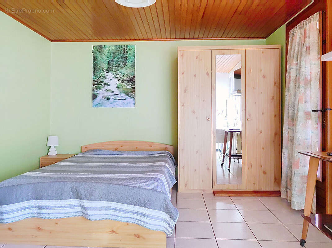 Maison à VIC-LE-COMTE