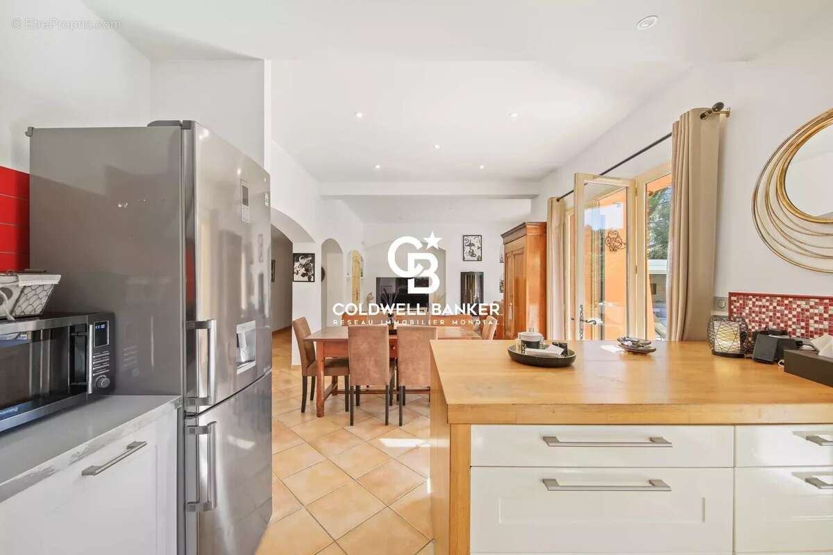 Maison à BORMES-LES-MIMOSAS