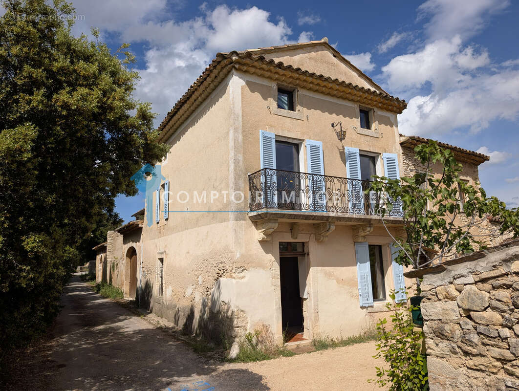 Maison à SAINT-SATURNIN-LES-APT
