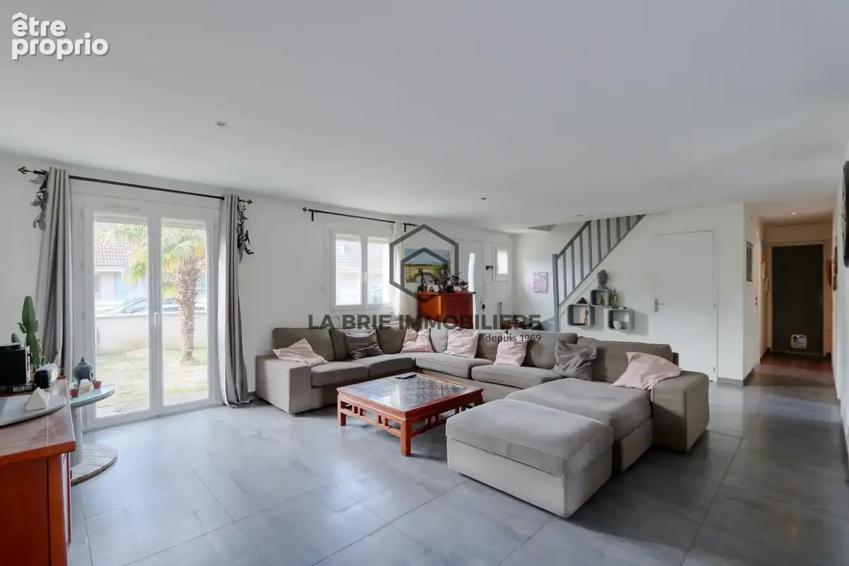 Maison 7 pièces 142 m² à vendre à Brie-Comte-Robert (77170) - photo 8