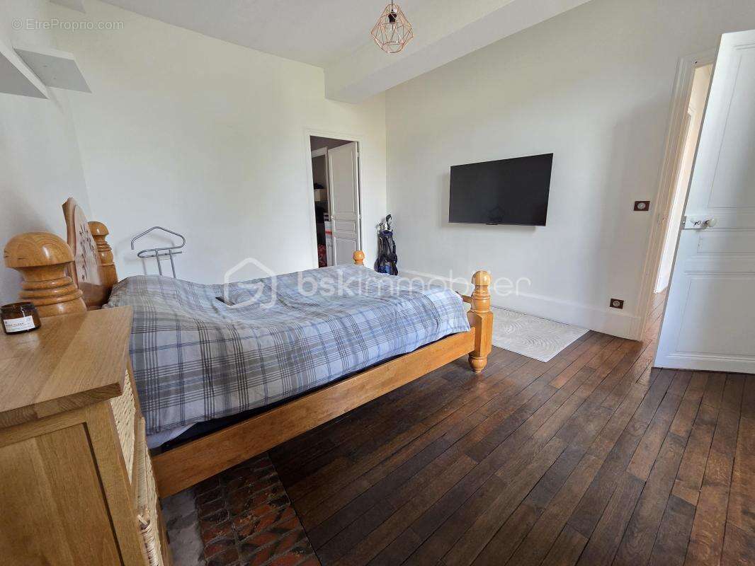 Magnifique appartement T3 de 101m² avec place de parking privative et cave en hypercentre ville de Nevers - photo 15
