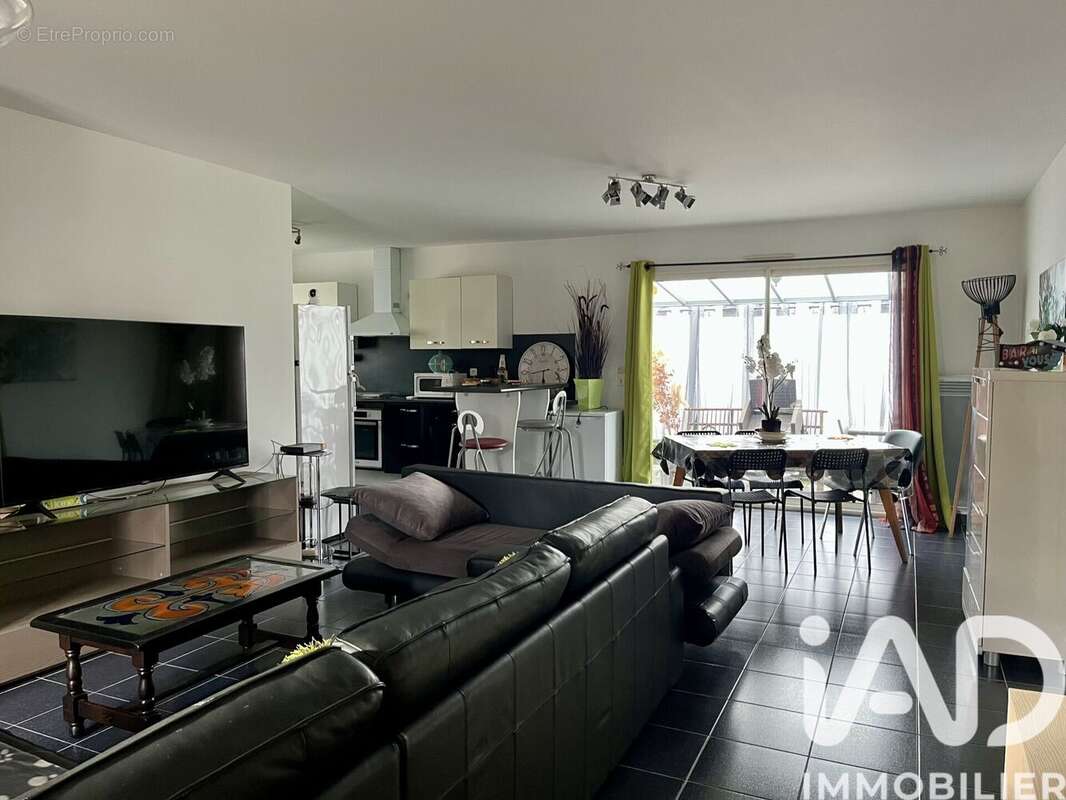 Photo 3 - Maison à SAINT-MORILLON