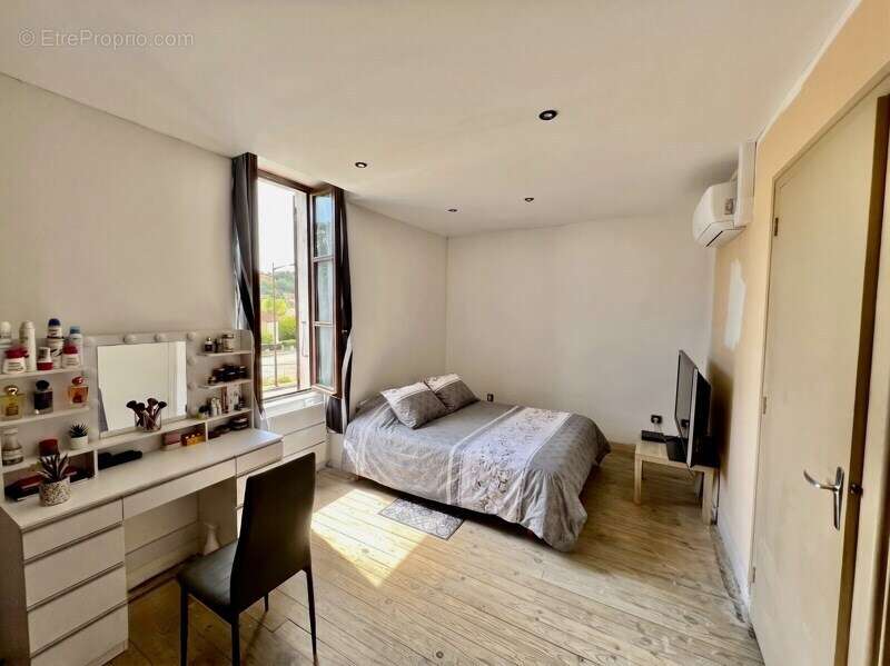 Maison de bourg de 7 pièces principales - photo 5