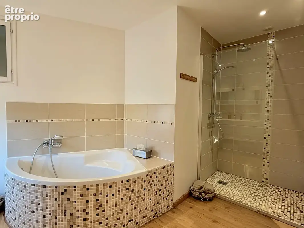 Ville Sur Jarnioux - Maison de caractère en pierres dorées, 6 chambres, piscine et jardin - photo 12