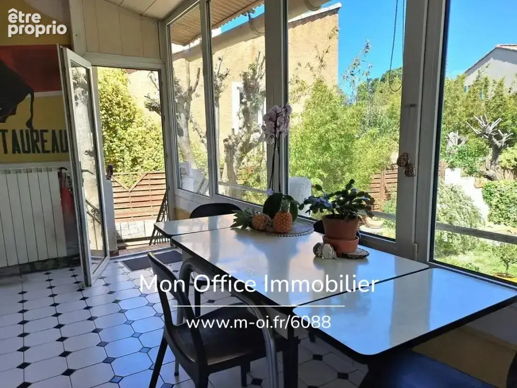 Référence : 6088-VCL - Maison centre ville - Au calme, jardin et garage - 13 330 PELISSANNE - photo 12