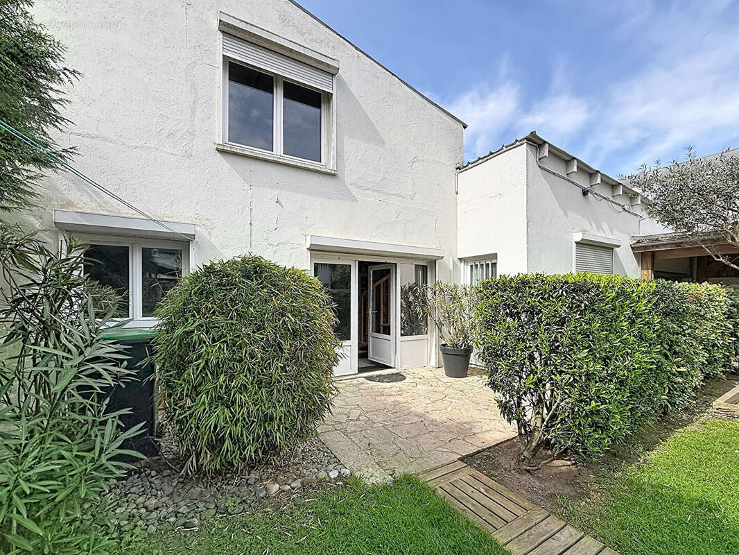 Maison à SAINT-MAUR-DES-FOSSES