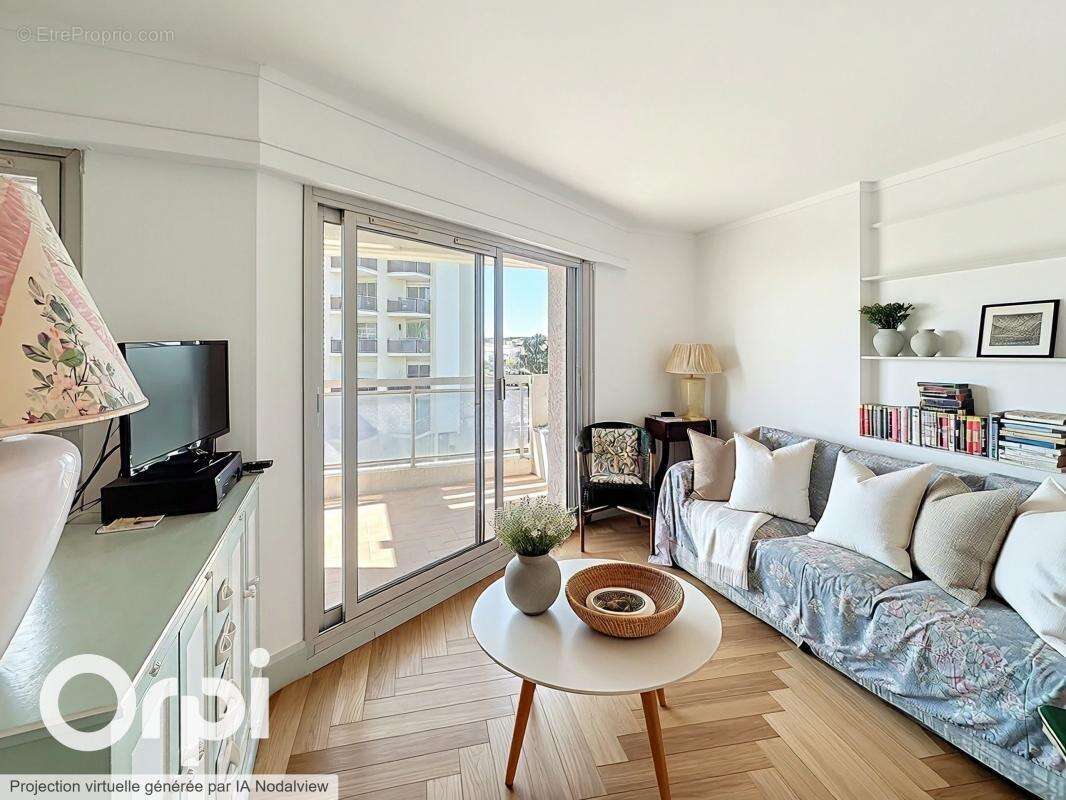 Appartement à VILLENEUVE-LOUBET