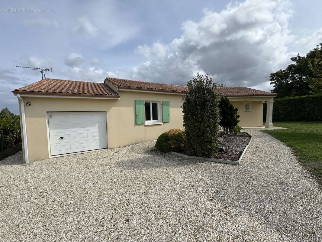 Maison à REIGNAC