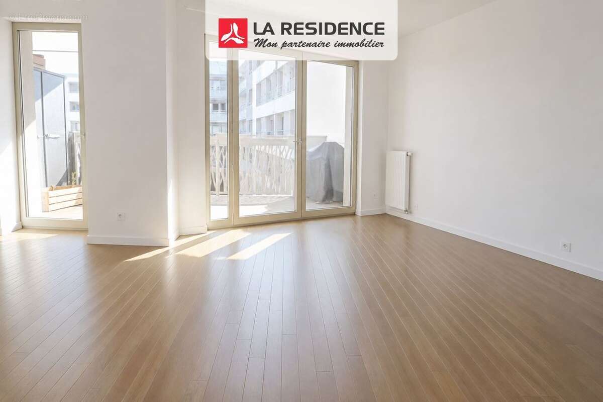 Appartement 65 m² à Saint-Cyr-L'ecole  - photo 4