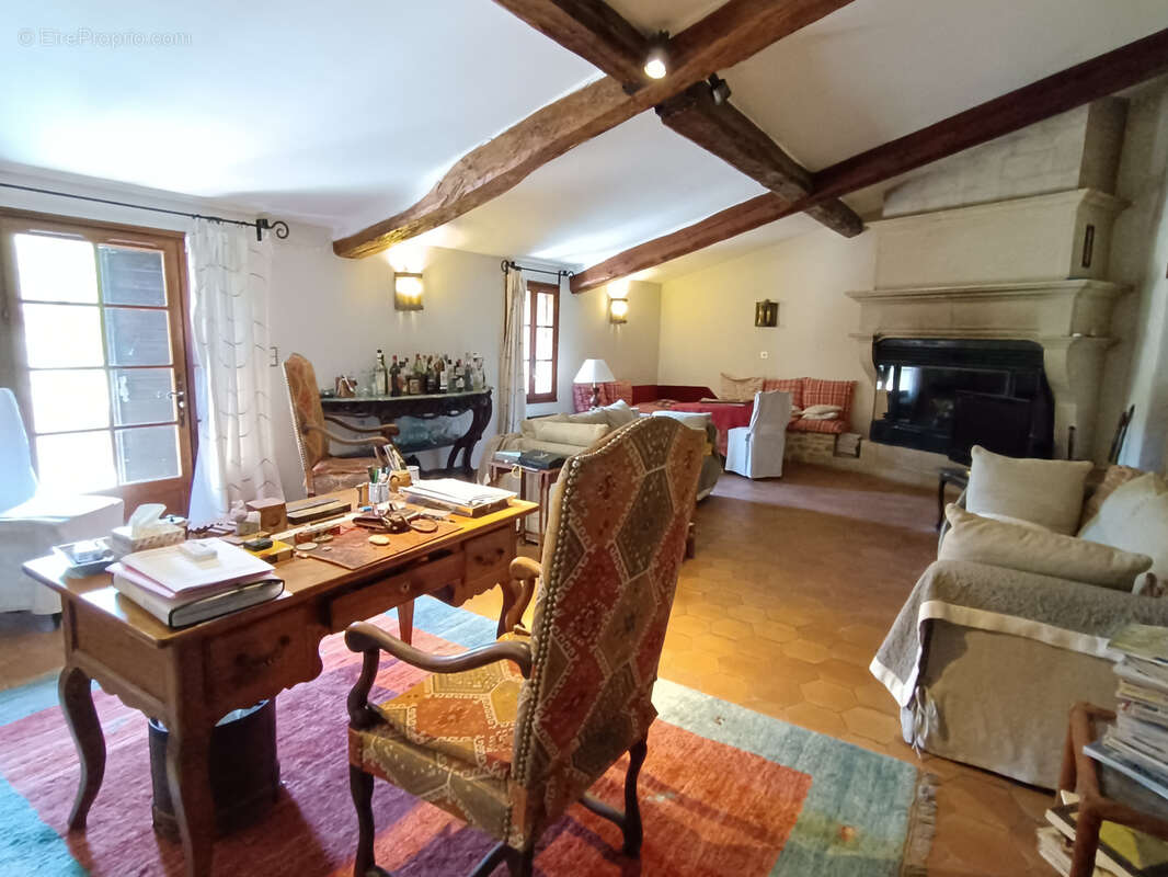 Reilhanette / propriete / ancien moulin restaure / terrain 2ha env. / vue imprenable - photo 12
