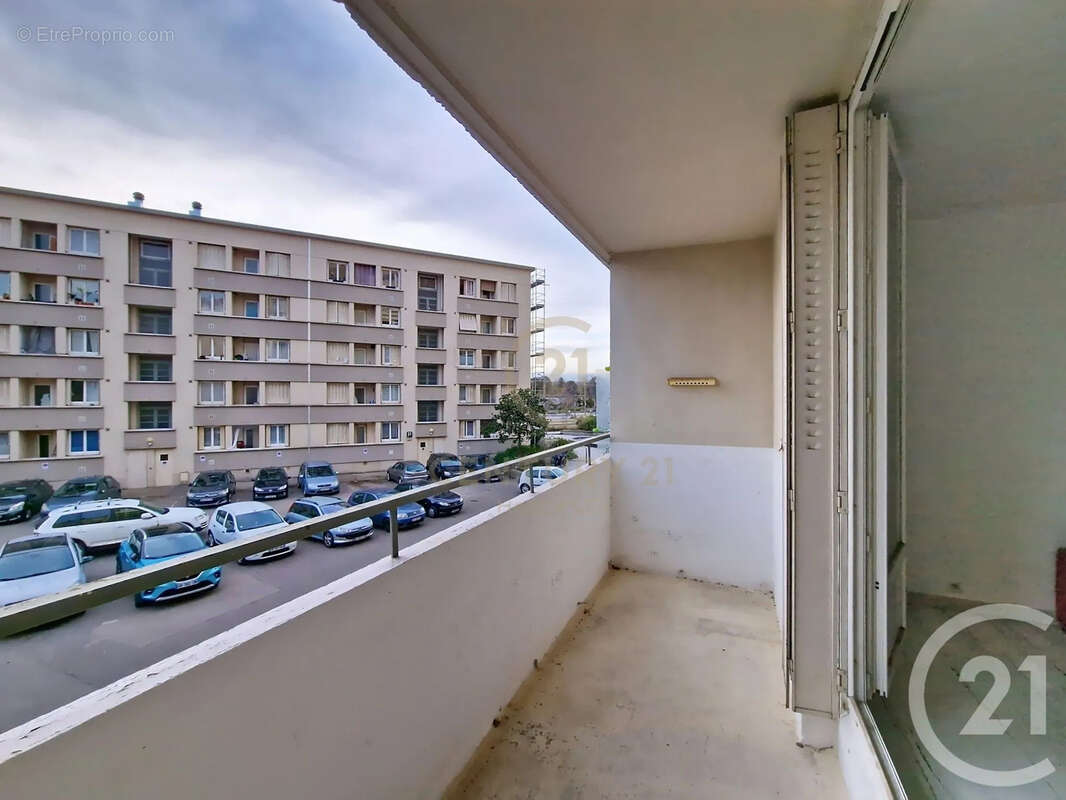 Appartement à LYON-8E