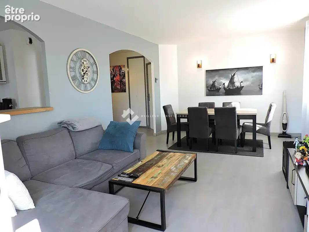 Photo Appartement à Saint-Thibault-Des-Vignes au prix de 260 000€