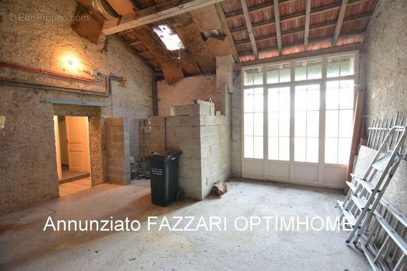 Maison à MONT-DEVANT-SASSEY