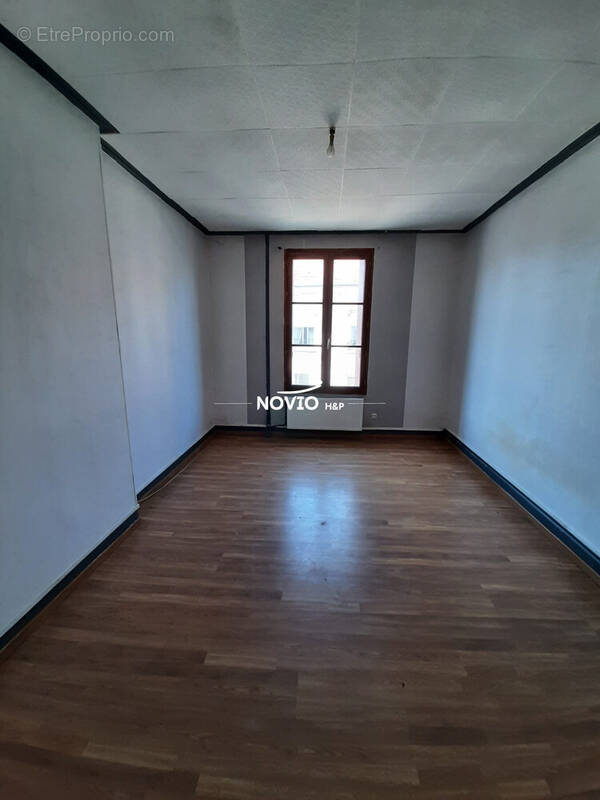 Appartement 209 m² à Scorbe-Clairvaux  - photo 1