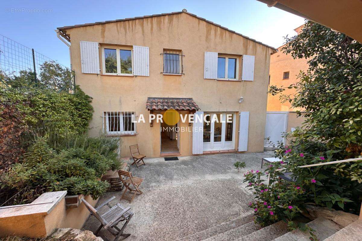 Maison à LA DESTROUSSE