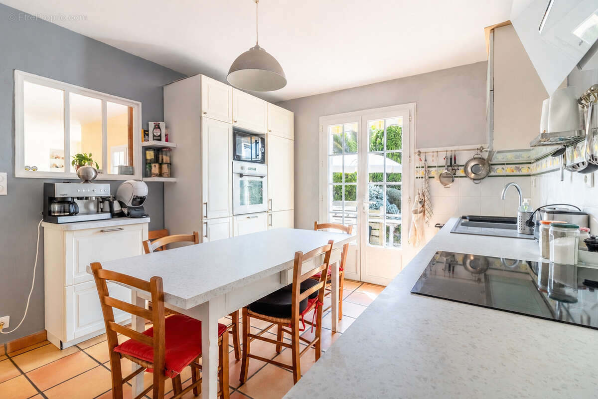 BIDART - PLATEAU - Maison familiale avec jardin arboré - photo 8