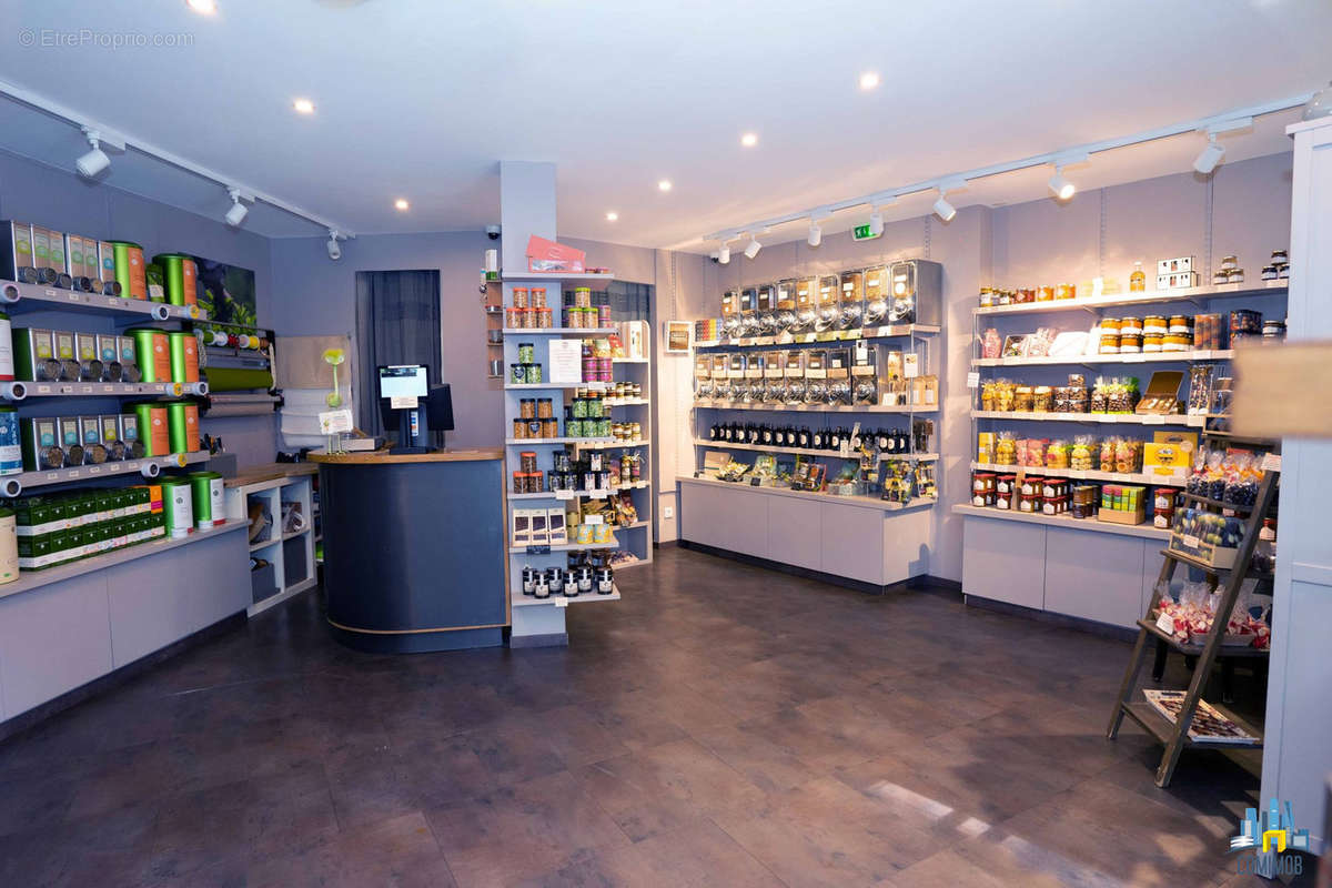 Commerce à COURBEVOIE