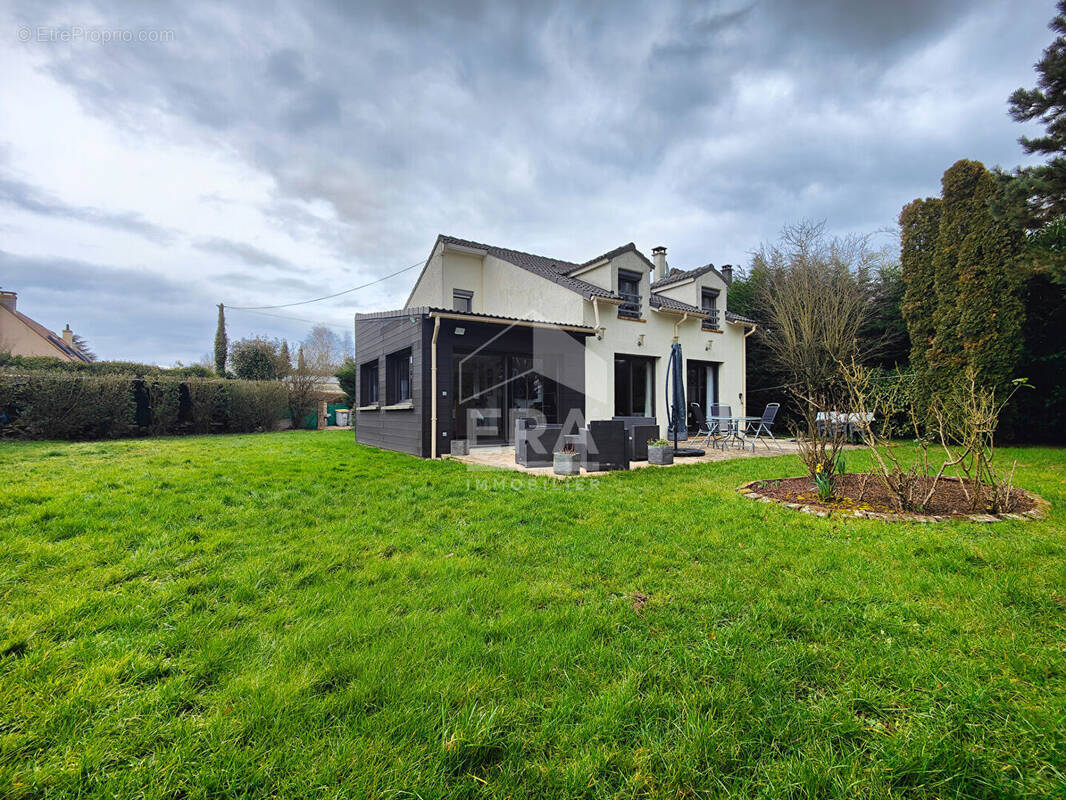 Maison à SAINT-NOM-LA-BRETECHE