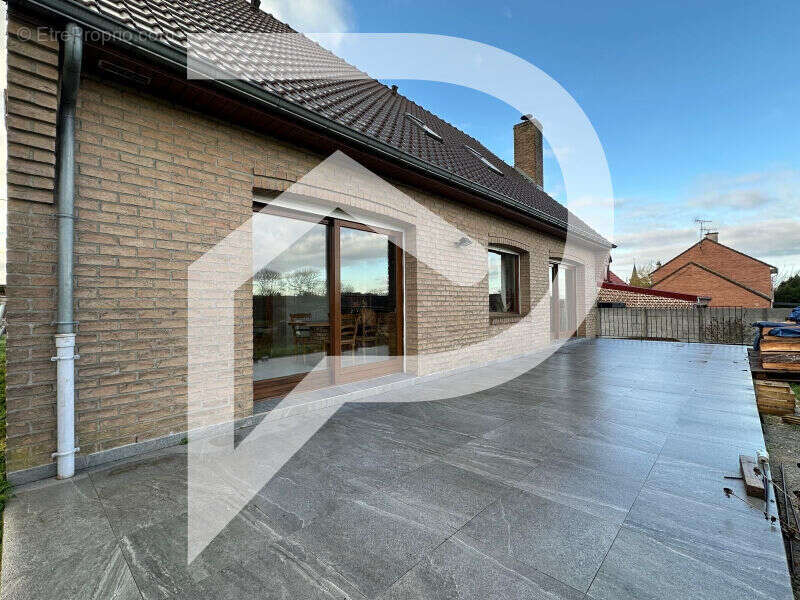 Maison à CREVECOEUR-SUR-L&#039;ESCAUT