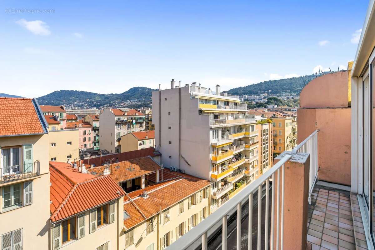 2 pieces dernier etage / nice le port - photo 4