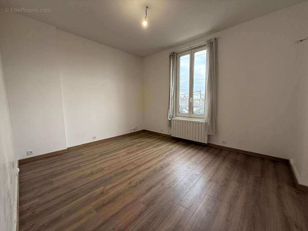 Maison à LES MUREAUX
