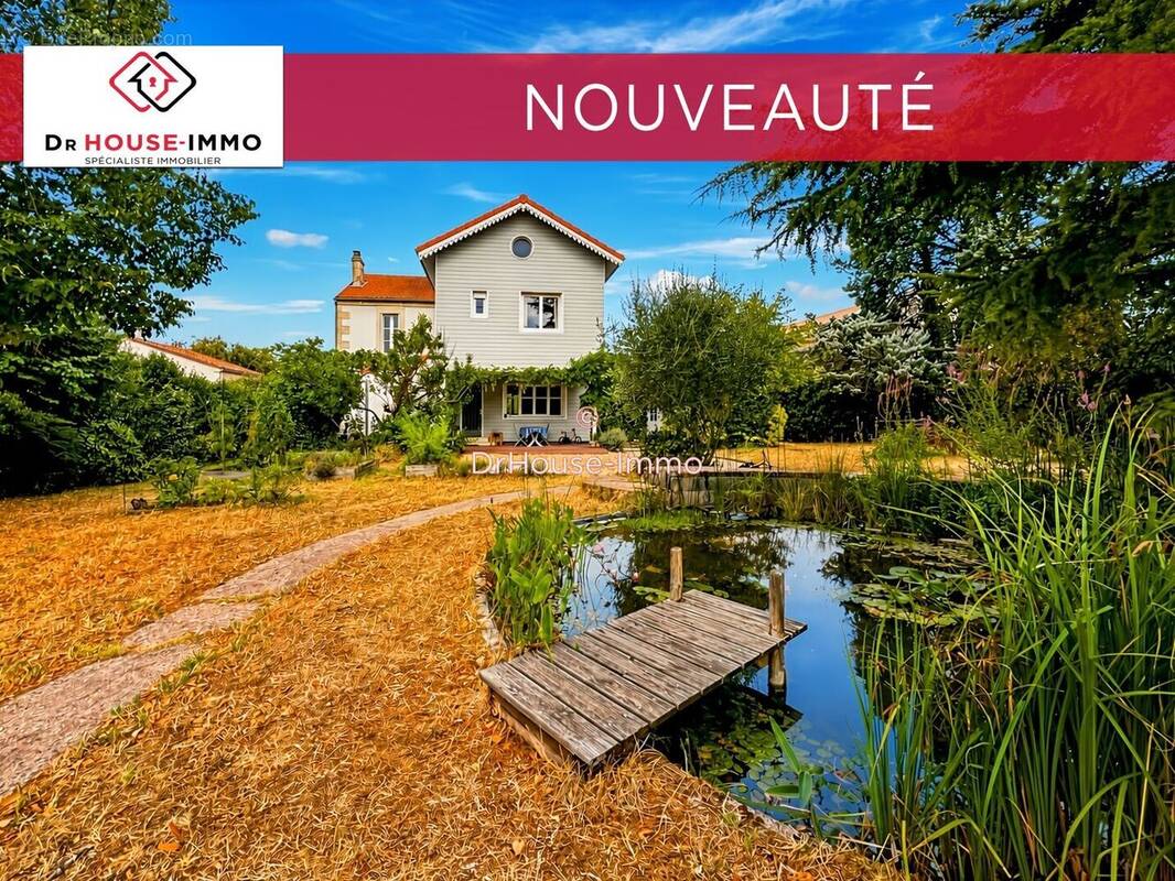 Maison 205 m² à Gond-Pontouvre  - photo 2
