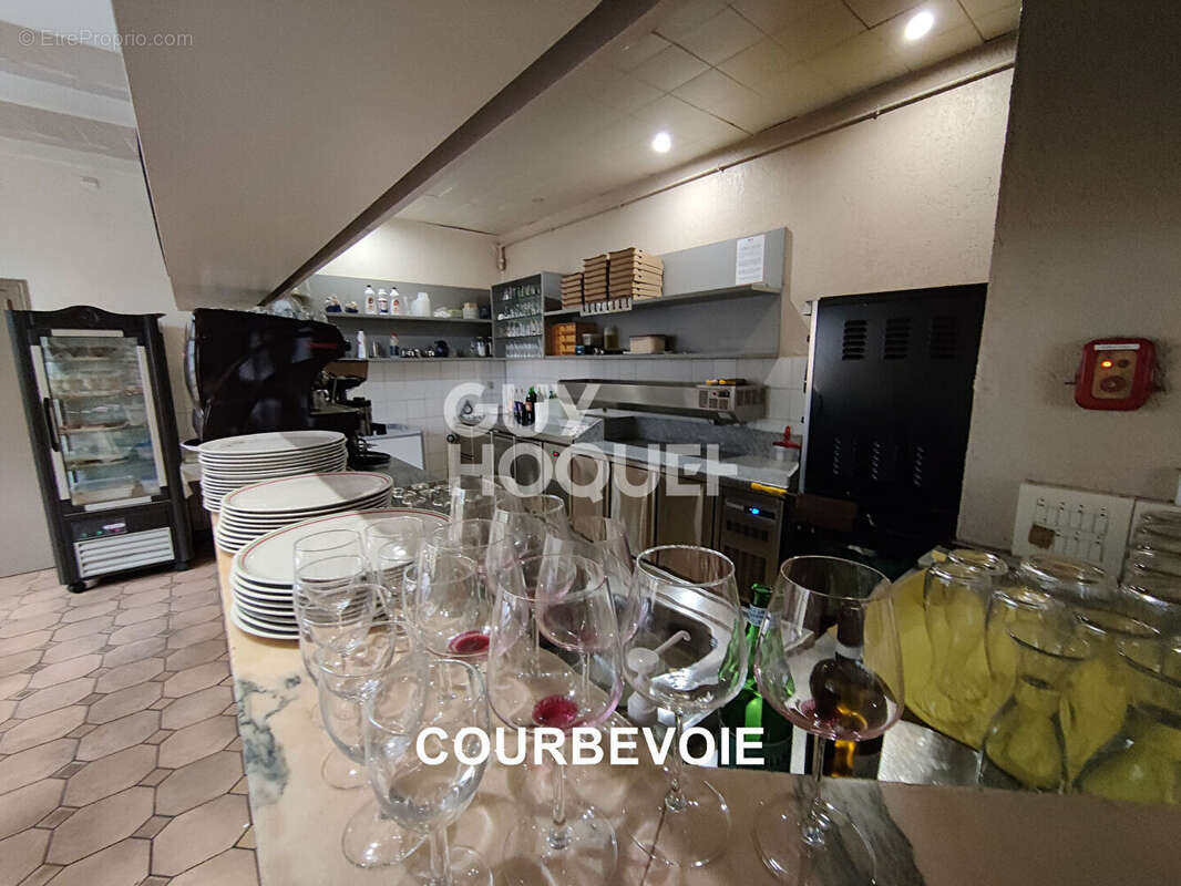 Commerce à COURBEVOIE