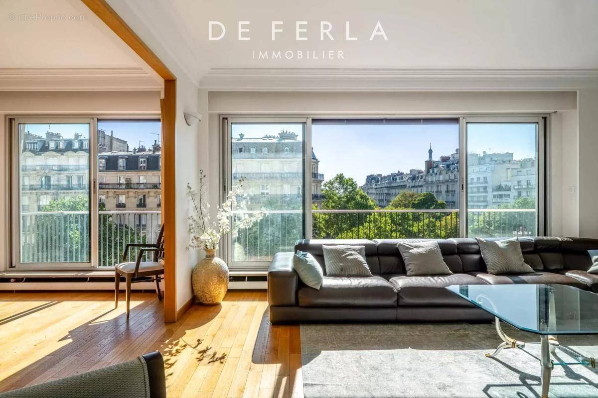 Appartement à PARIS-16E
