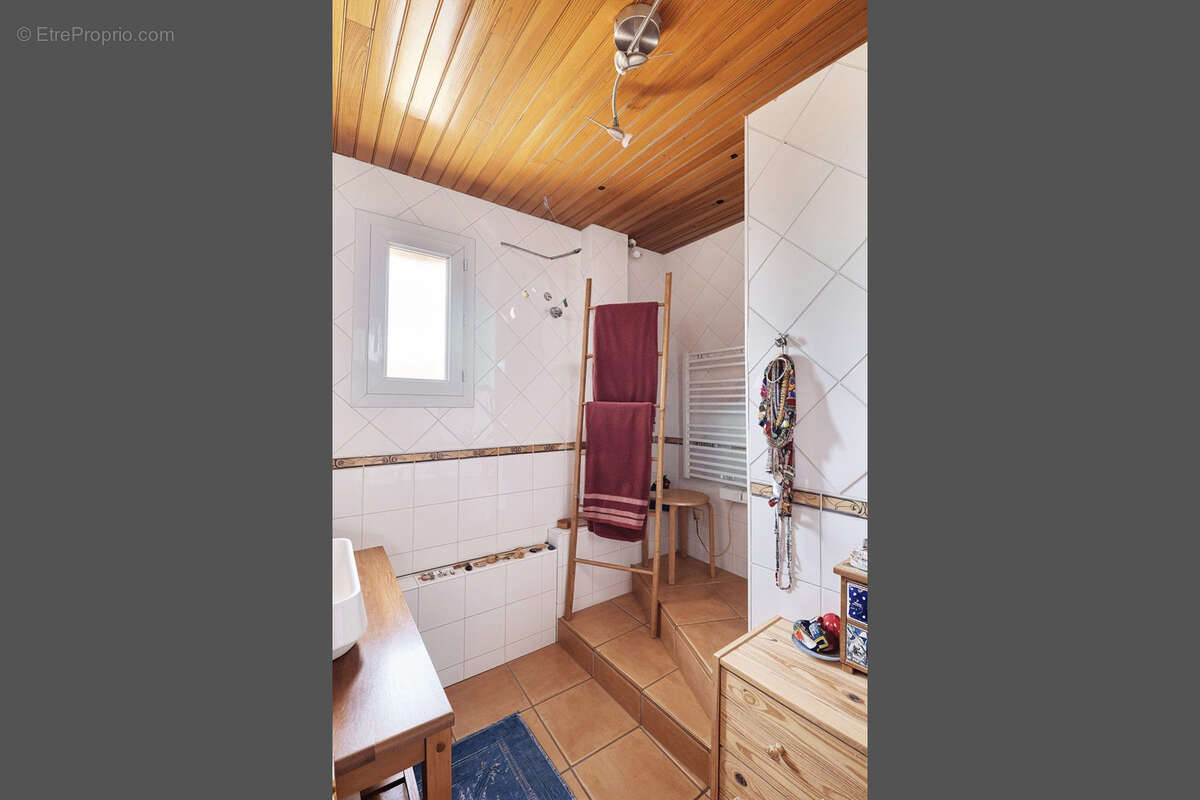 Appartement à SAINT-GENIS-LAVAL