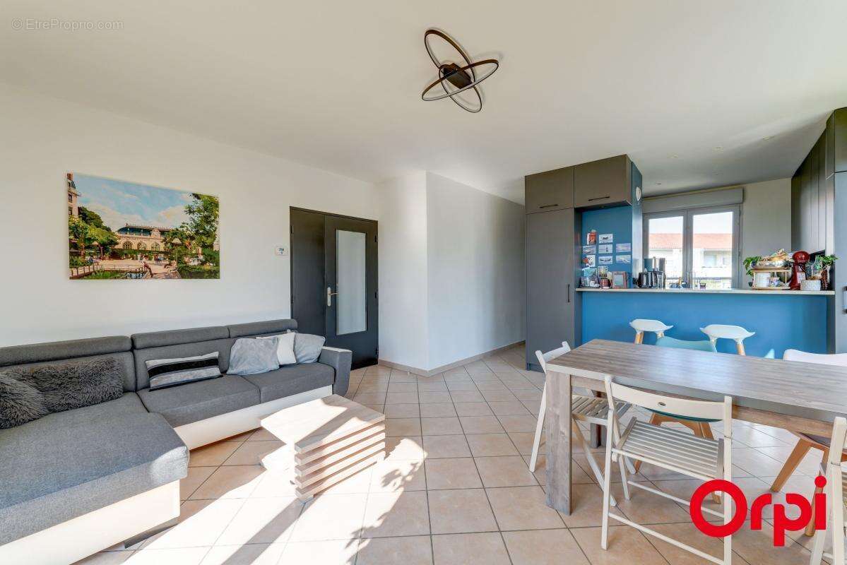 Appartement à RILLIEUX-LA-PAPE