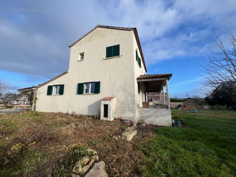 Maison à FEUGAROLLES