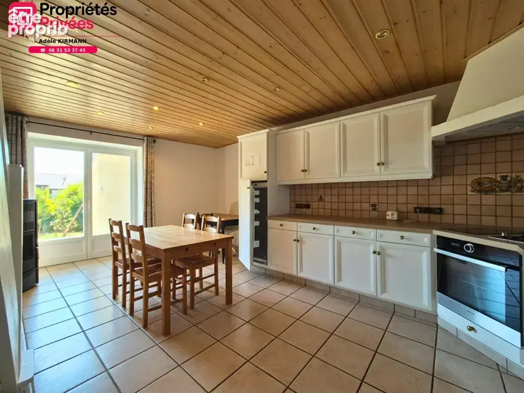 À vendre Collonges 01550 - Maison en pierre rénovée 4 chambres avec jardin et garage - photo 9