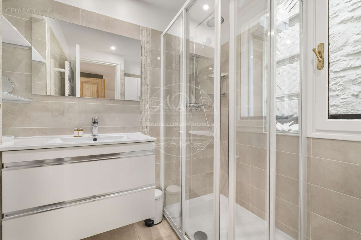 Appartement à PARIS-8E