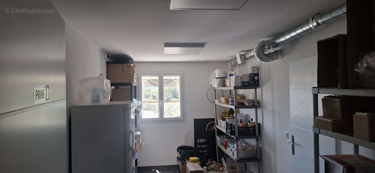 Commerce à COTIGNAC