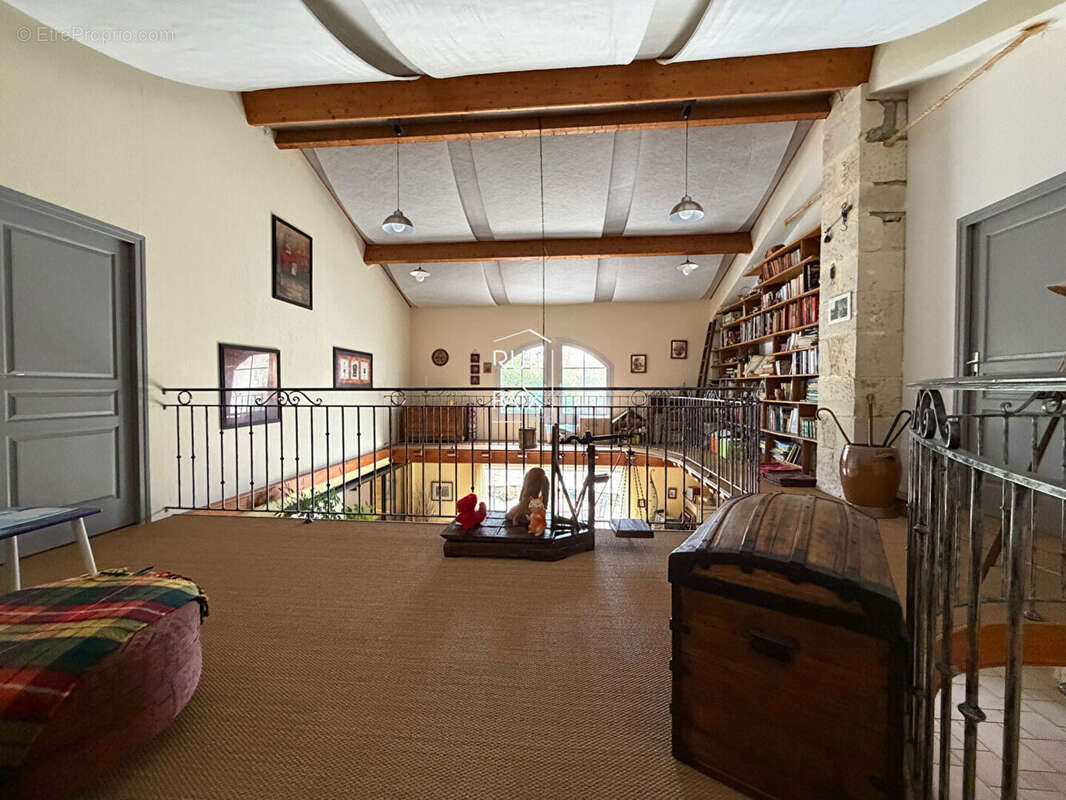 Maison à AZAY-LE-BRULE