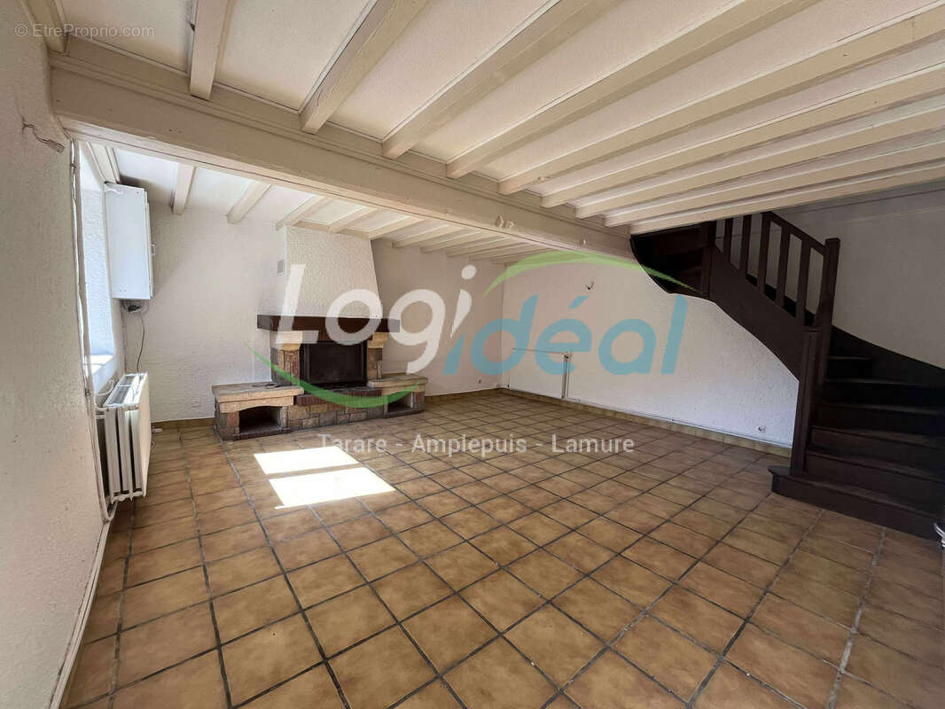 Maison à CLAVEISOLLES