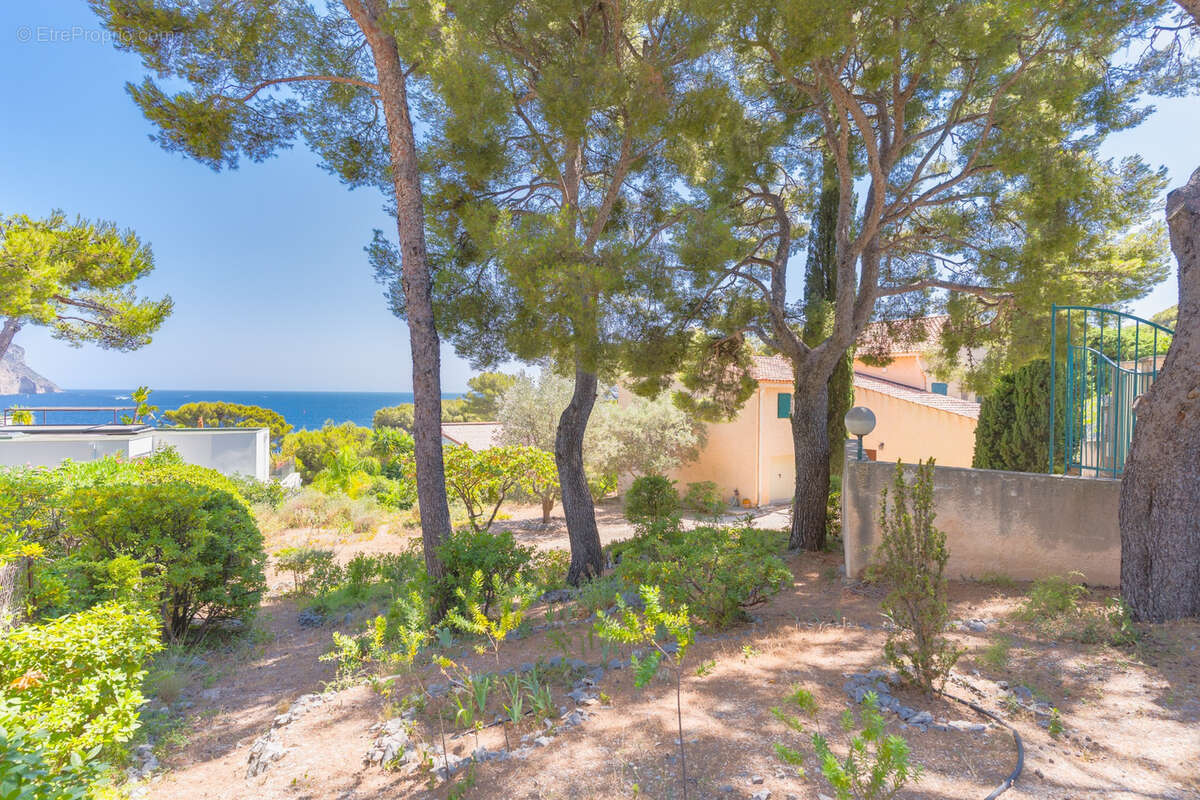 Cassis - Vente maison T5 avec garage & vue mer - photo 5