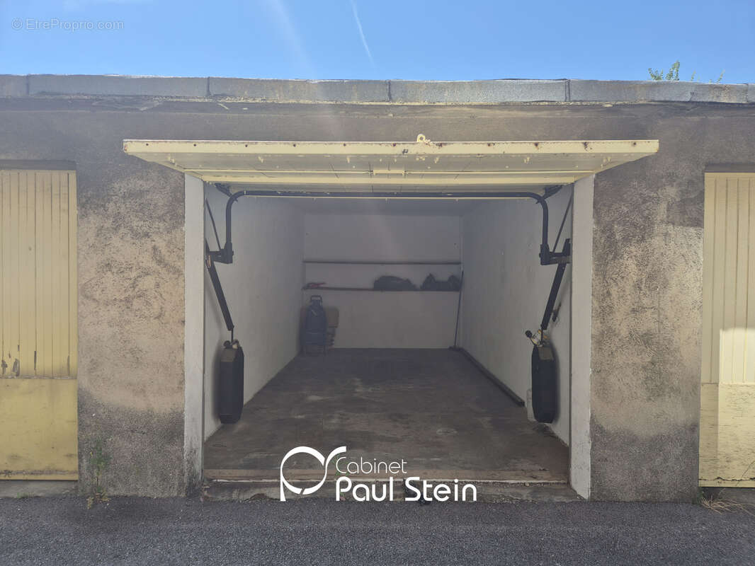Parking à MARSEILLE-4E