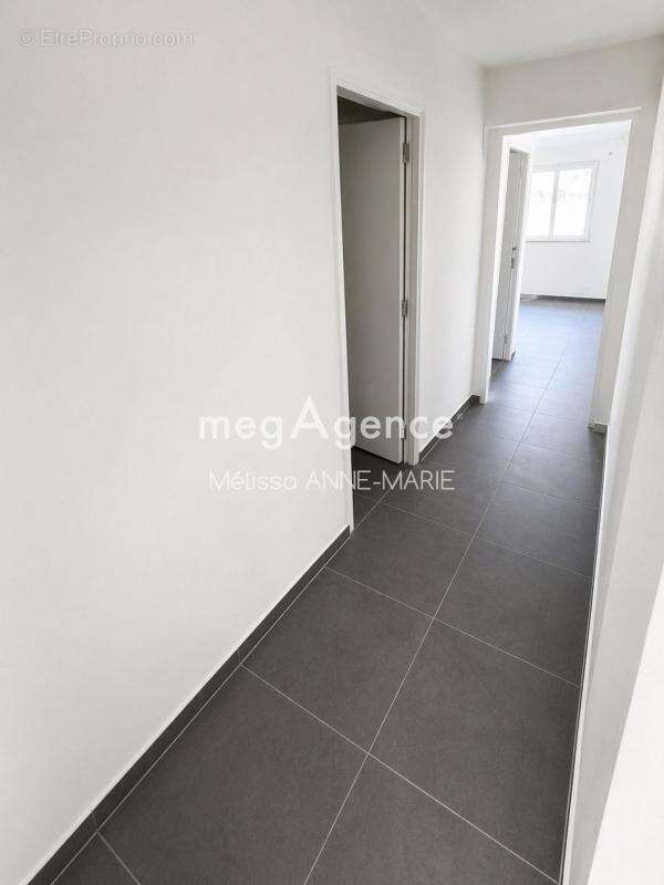 Maison à LES ABYMES