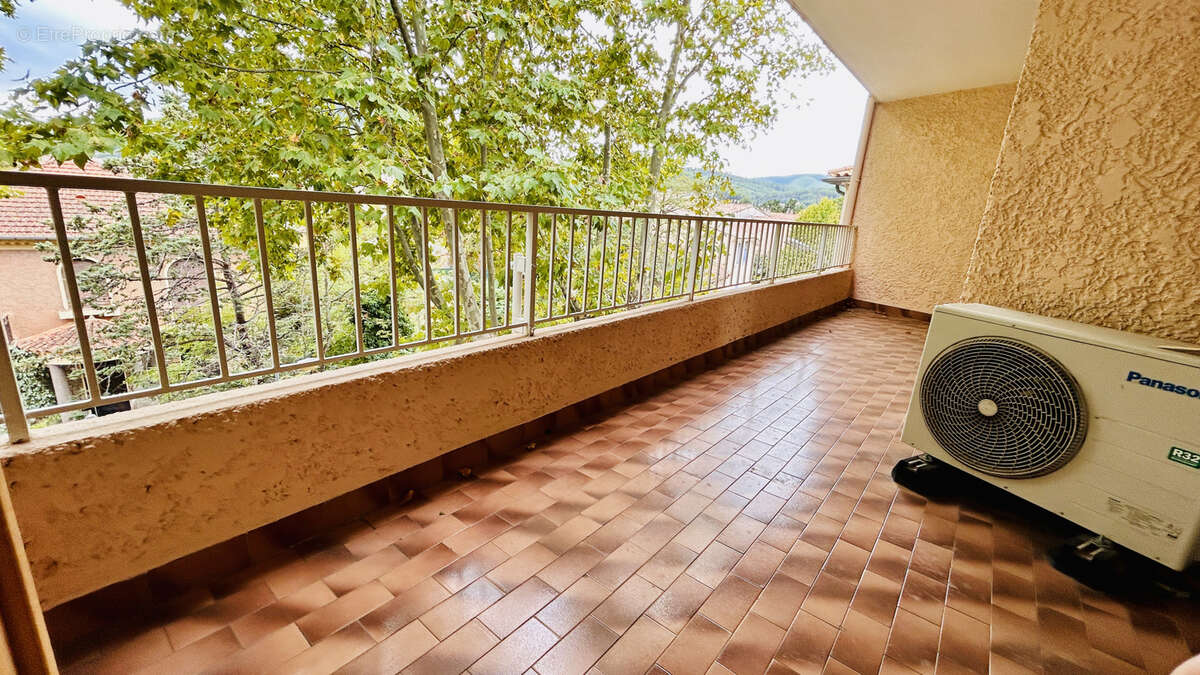 Appartement à CUERS
