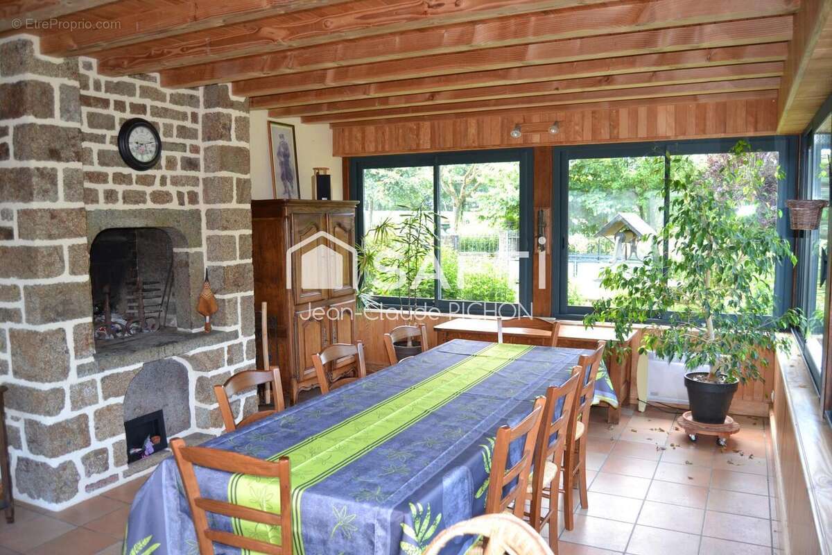 Photo 8 - Maison à AMBRIERES-LES-VALLEES